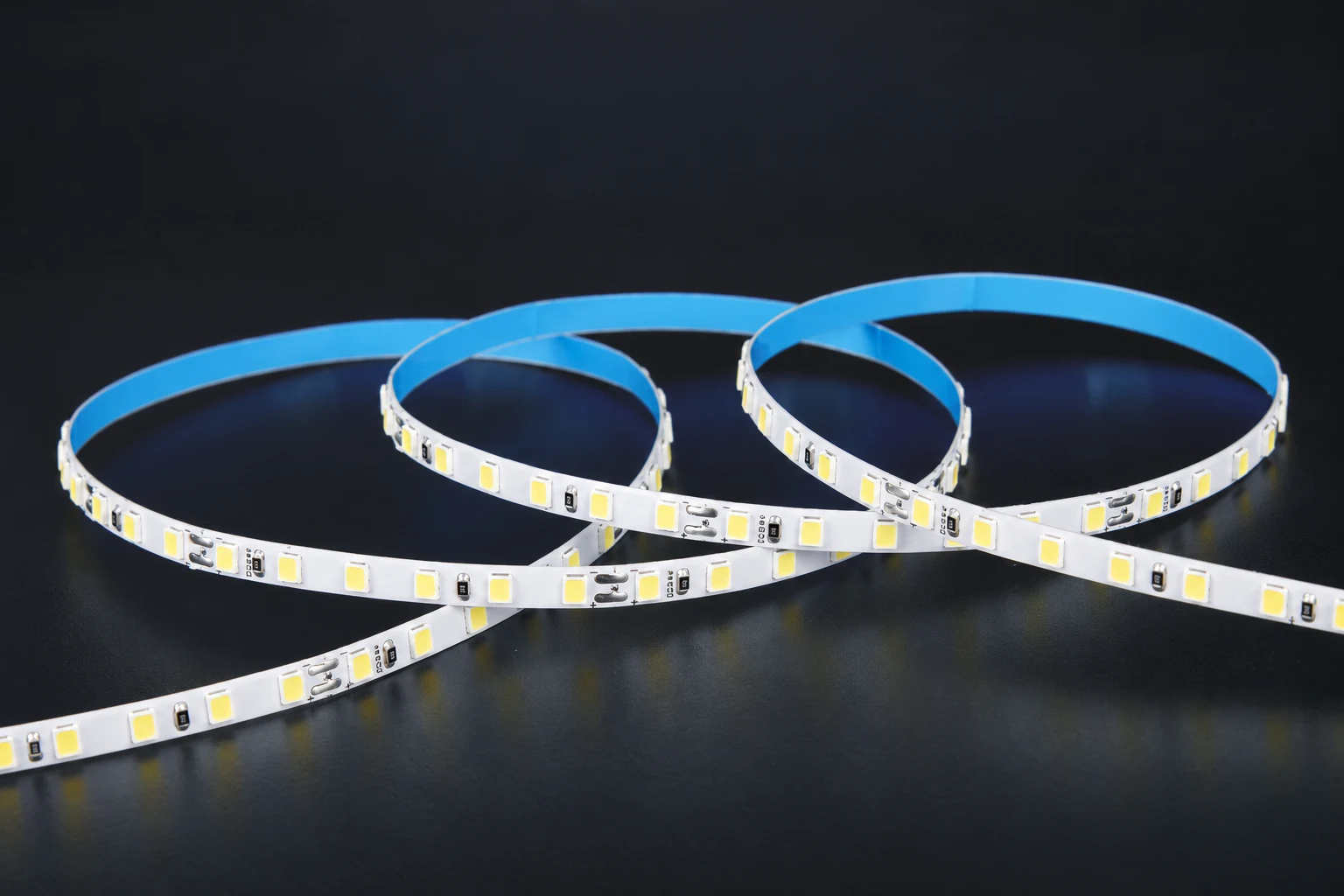 24V 5mm PI LED strip arranged in loops