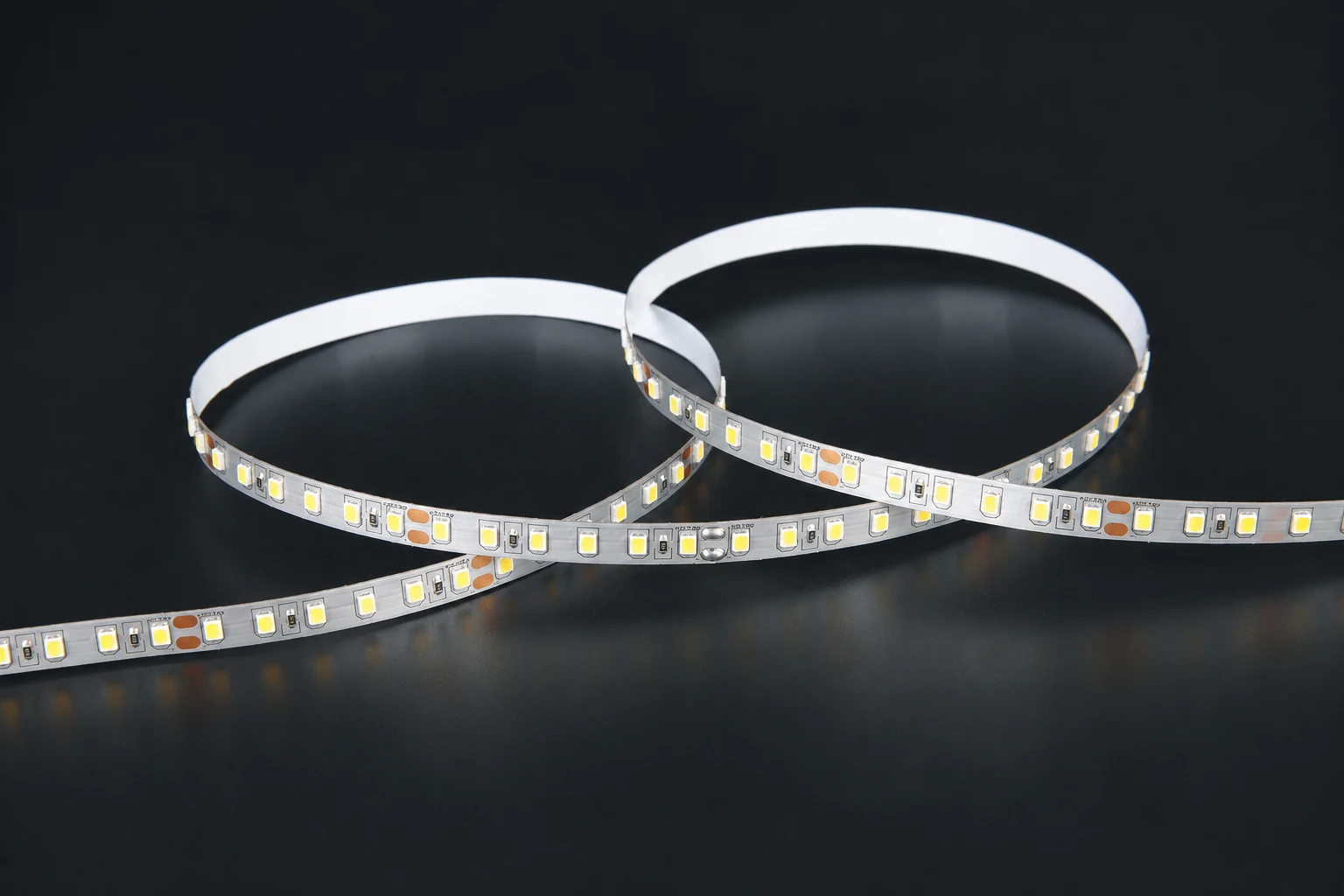 24V 8mm LED strip arranged in loops