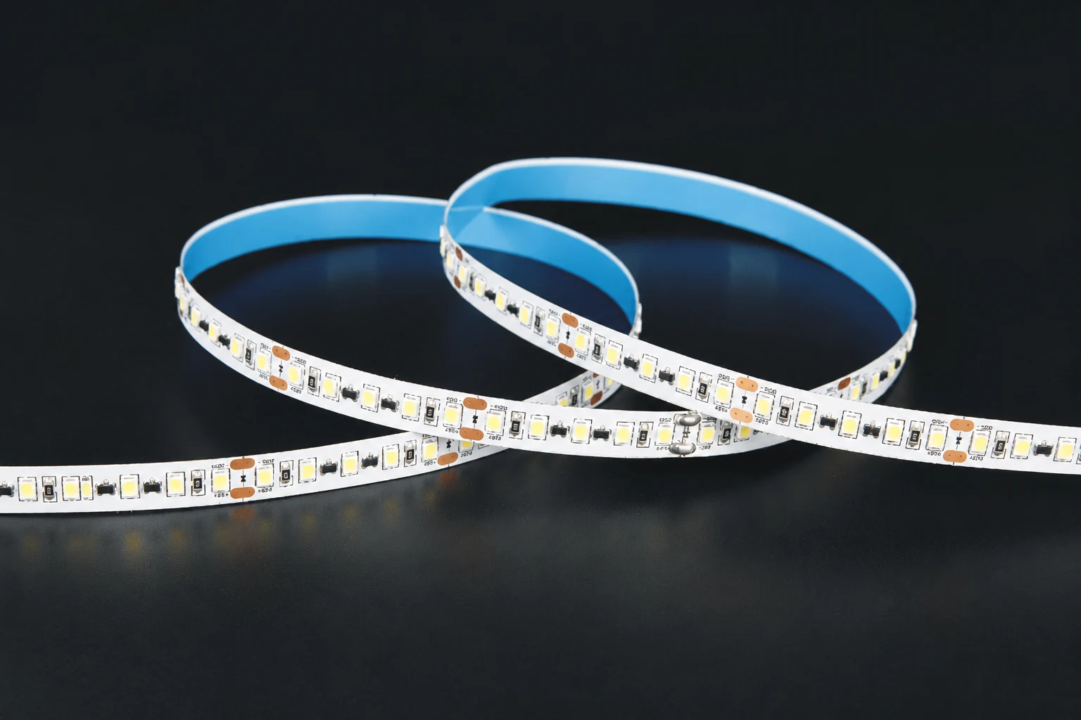 24V 10mm LED strip arranged in loops