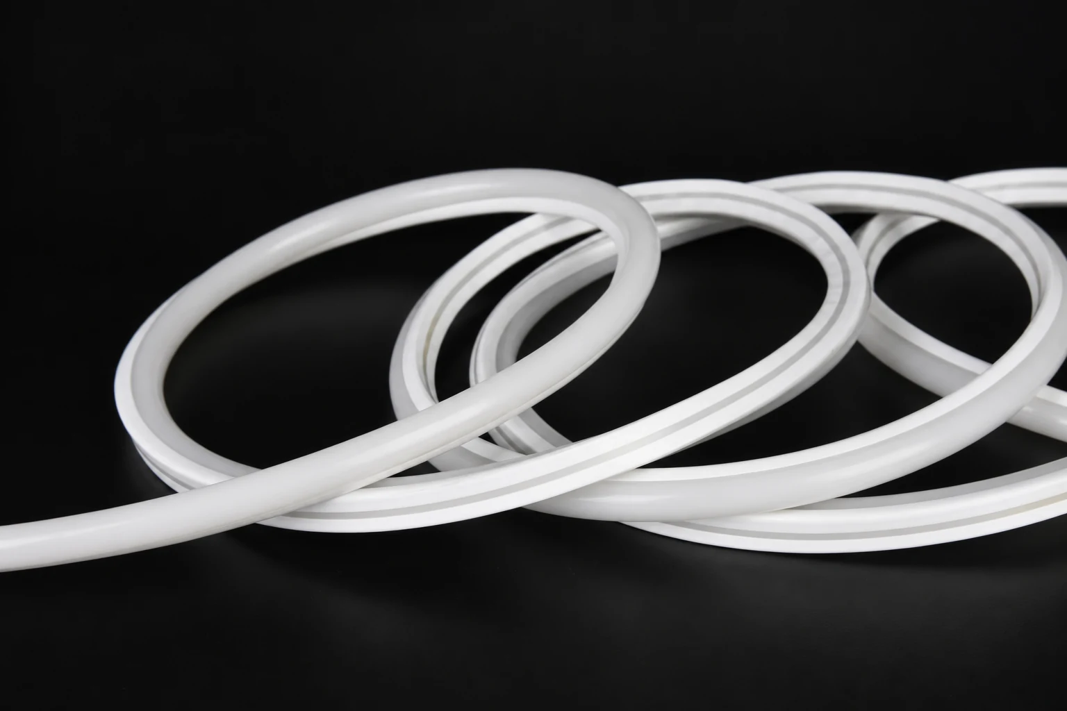 Flexible light strip arranged in loops